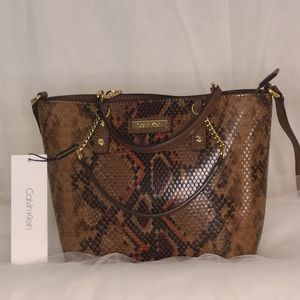 ALL LEATHER XBODY BY CALVIN KLEIN-NWT